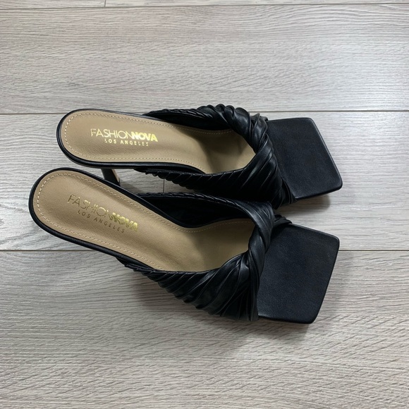 FashionNova Knot It Square Toe Black Mules - Picture 4 of 14